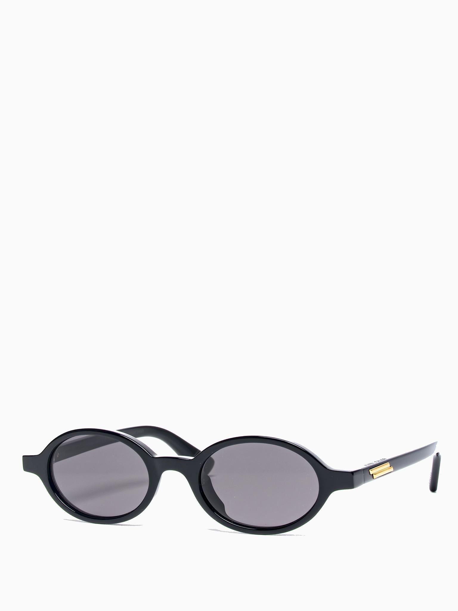 BV1388S 001 BLACK OVAL SUNGLASSES