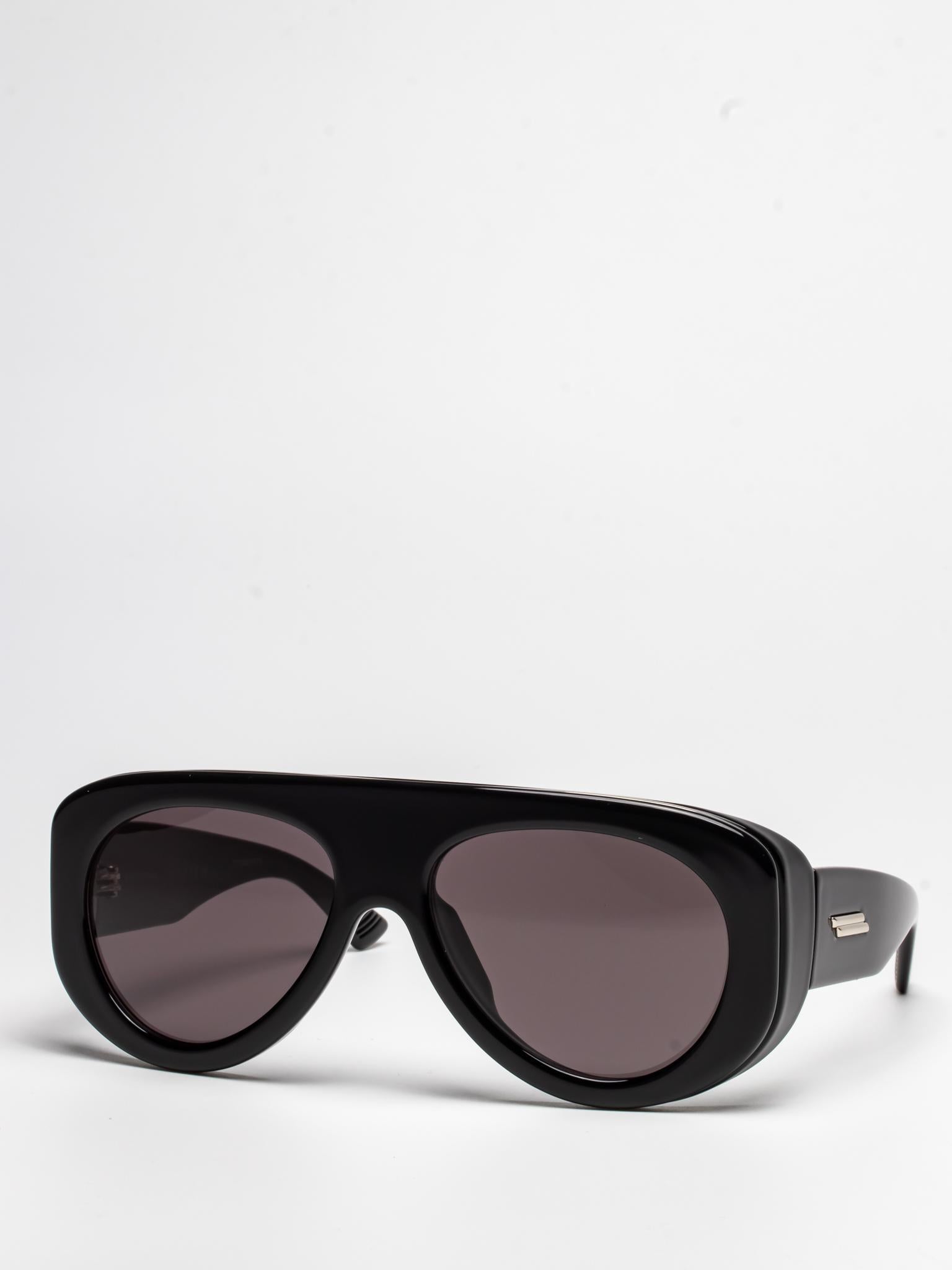 BOTTEGA VENETA | BV1362S 001 | BLACK | OVAL SUNGLASSES