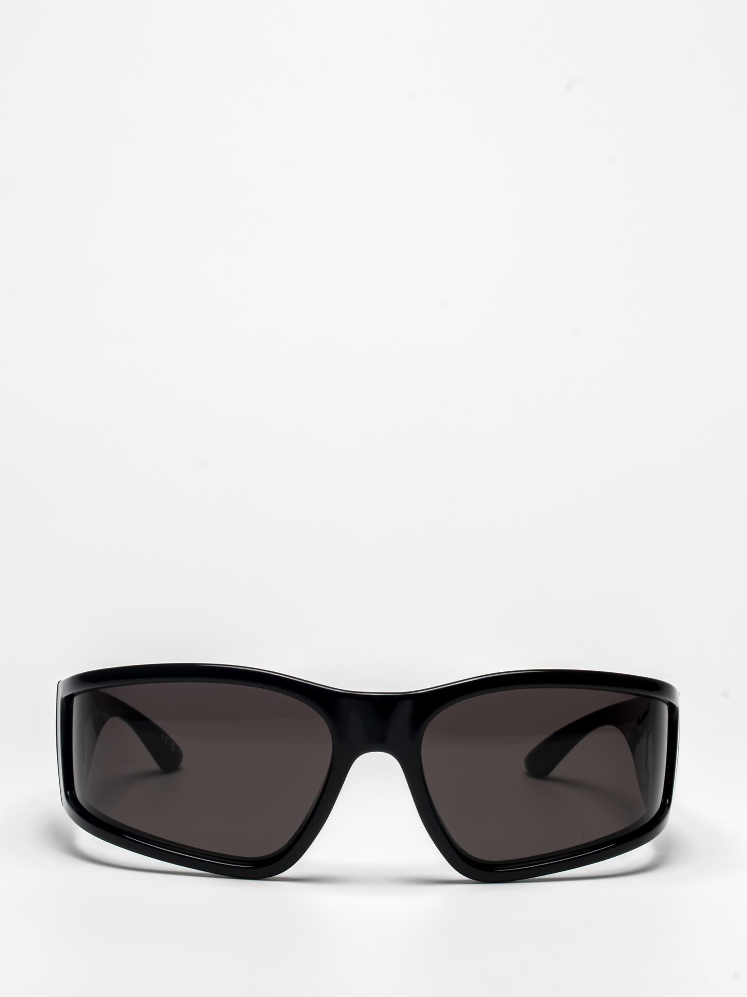 BB0457S 001 BLACK RECTANGULAR WRAP SUNGLASSES