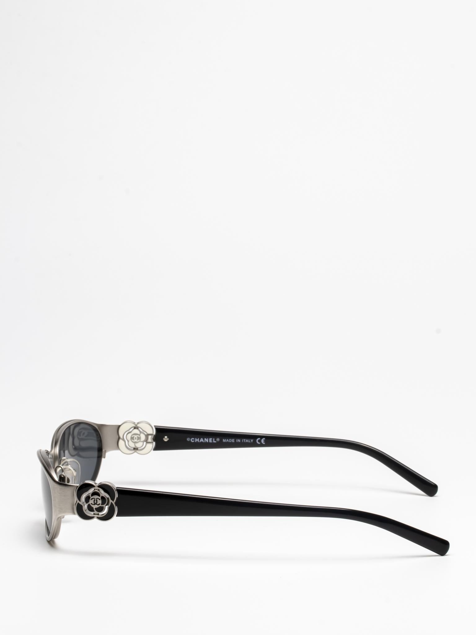 4166 c.141/87 | OVAL SUNGLASSES