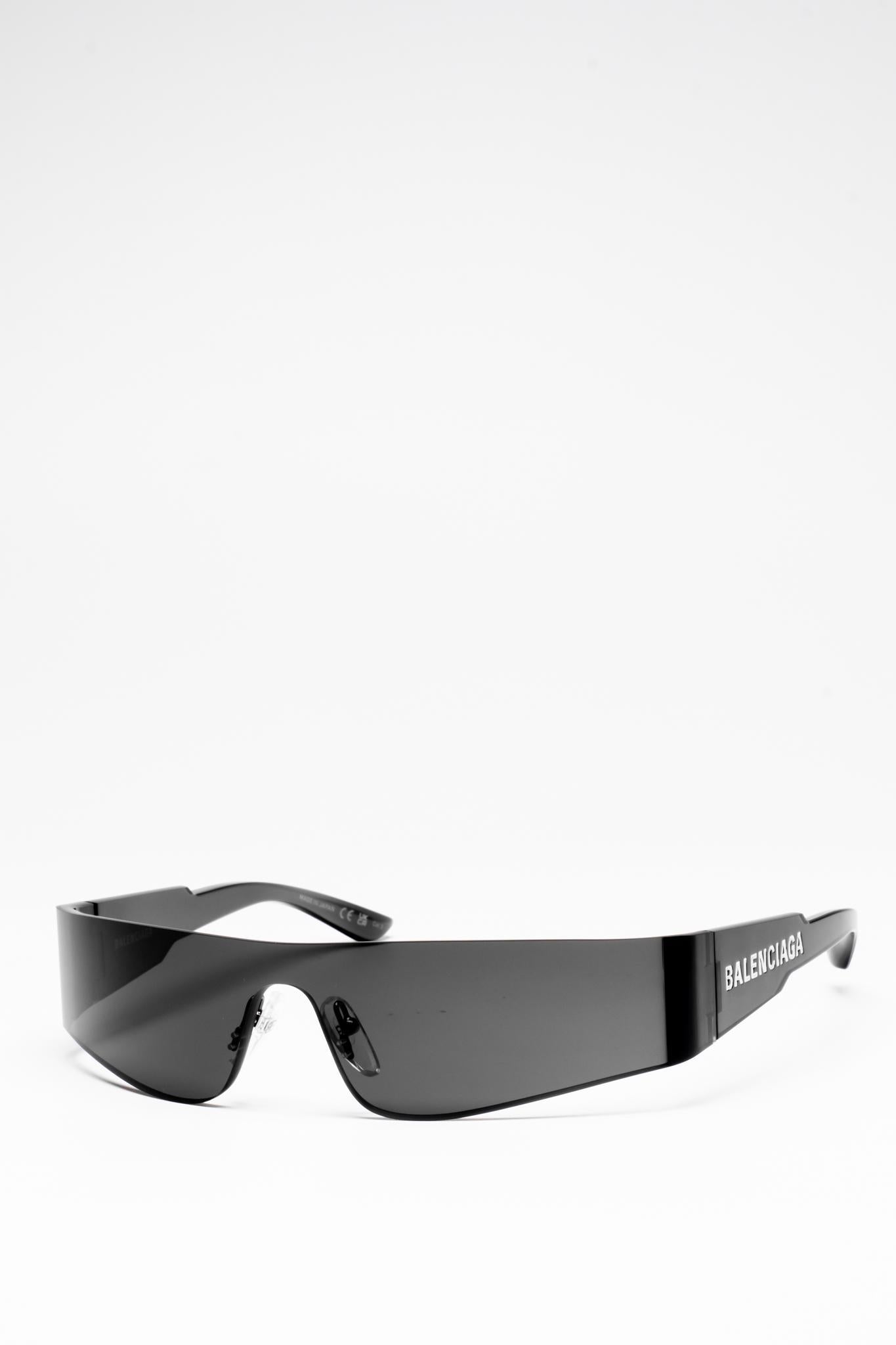 BB0041S 001 | DARK GREY | MONO RECTANGLE SUNGLASSES