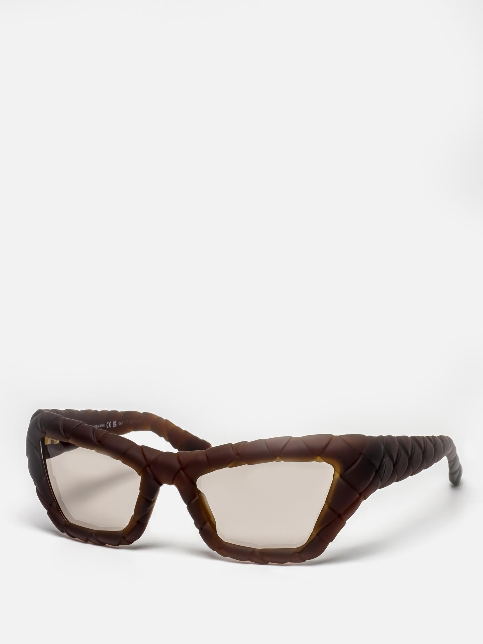 BV1438S 002 CAT EYE SUNGLASSES