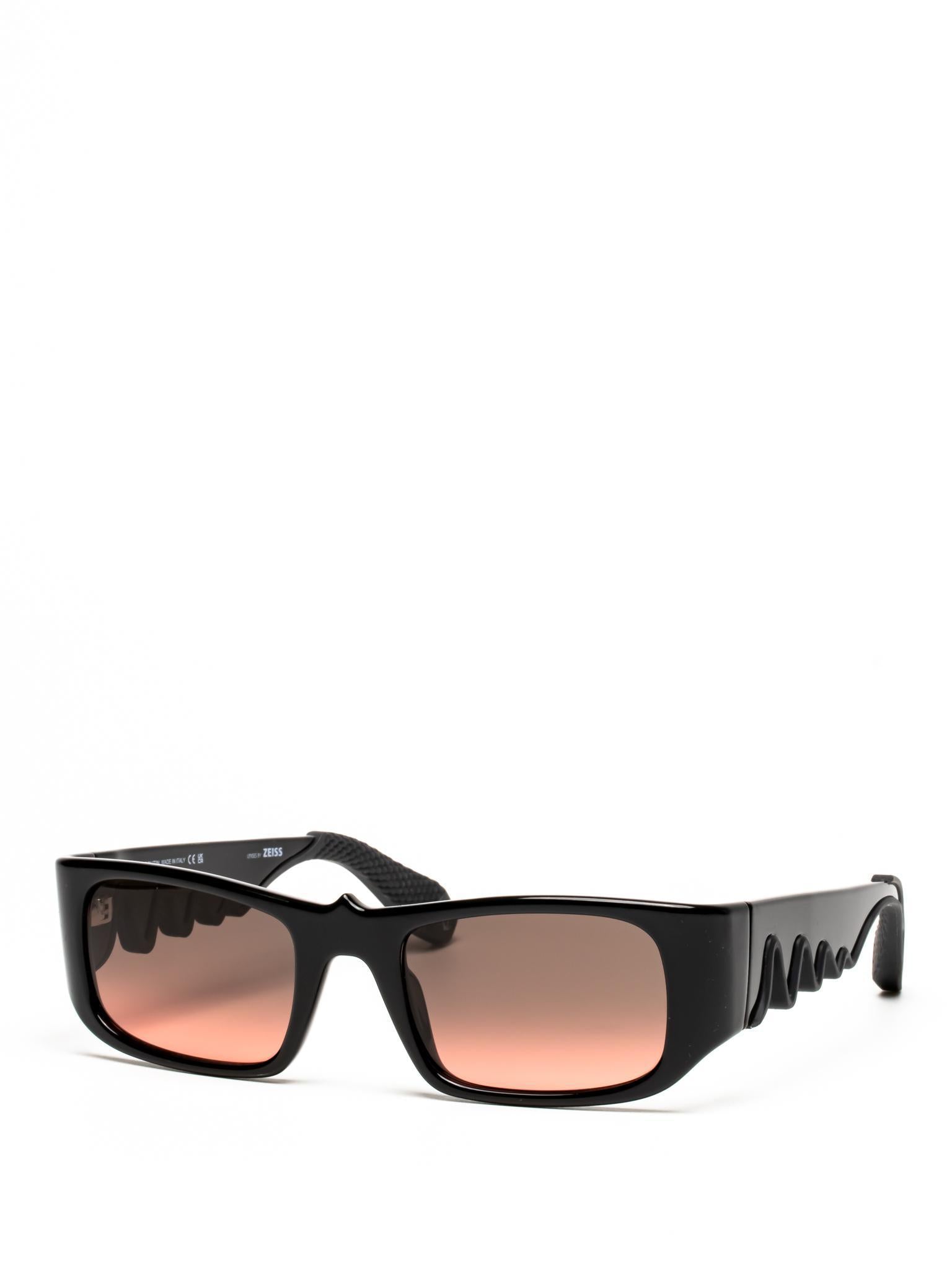 LOUBISHARK | LB0017 01B