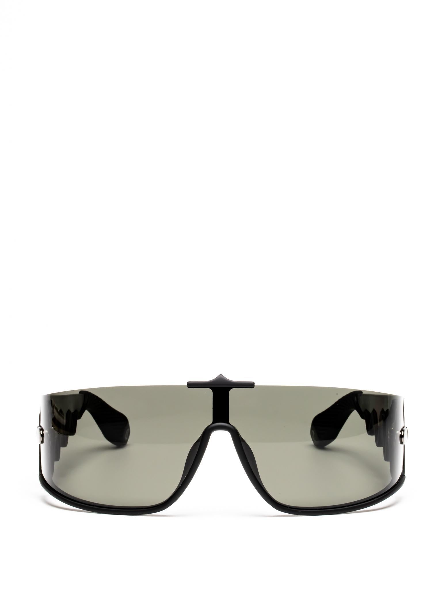 LOUBISHARK | LB0015 67A