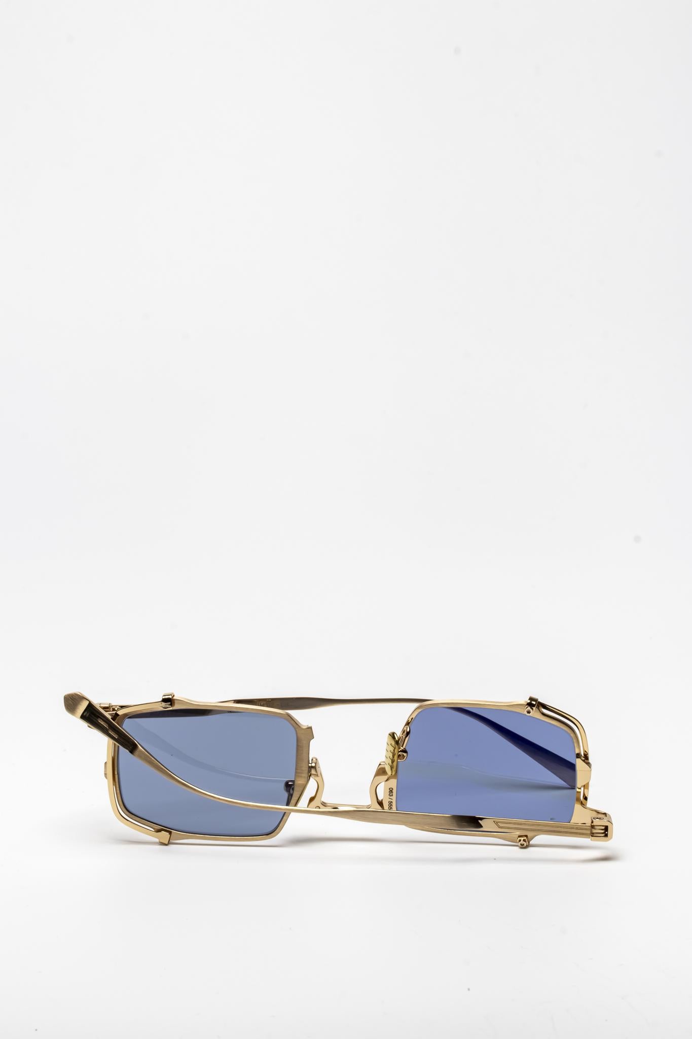MOVITRA | TECTUM 02 | POLISHED LIGHT GOLD AZURE