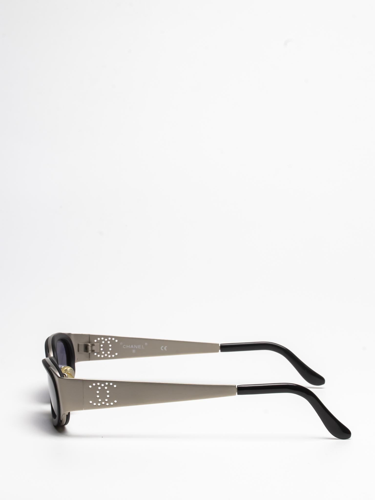 CHANEL　サングラス　ココマーク（09612 90405） 09612 90405 | OVAL SUNGLASSES – Hall of Frames Company