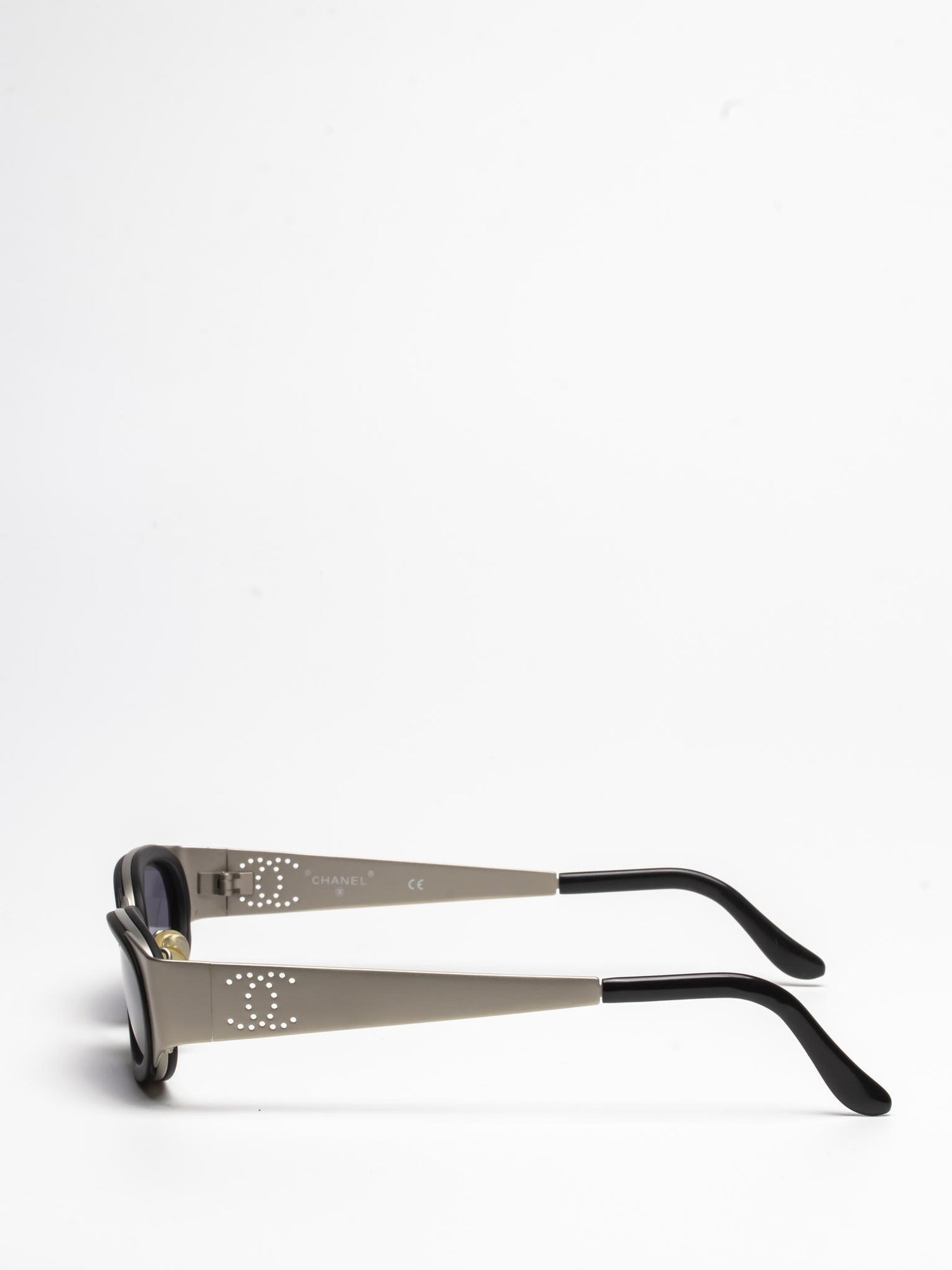 09612 90405 | OVAL SUNGLASSES