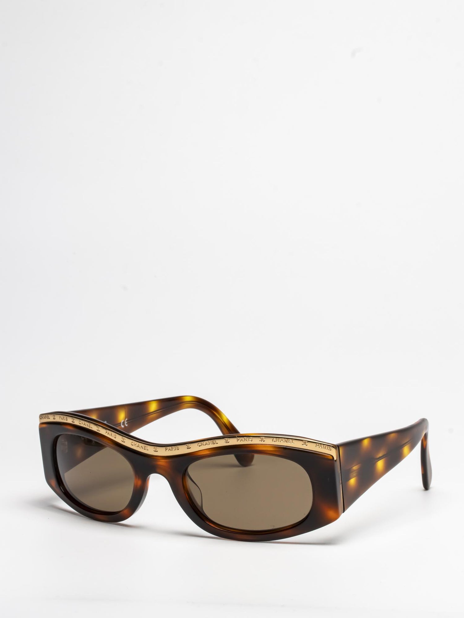 07798 91235 | OVAL SUNGLASSES