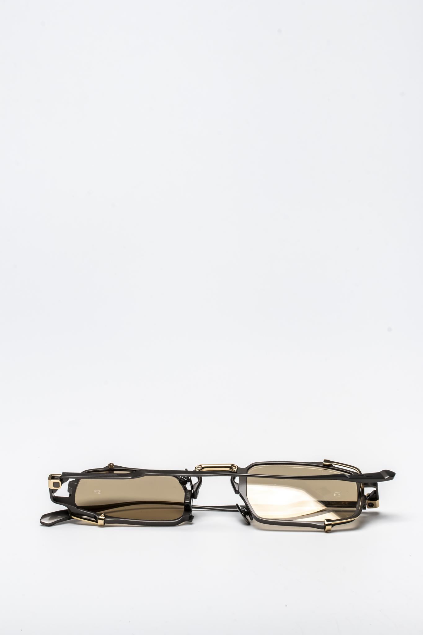 MOVITRA | TECTUM 02 | POLISHED LIGHT GOLD