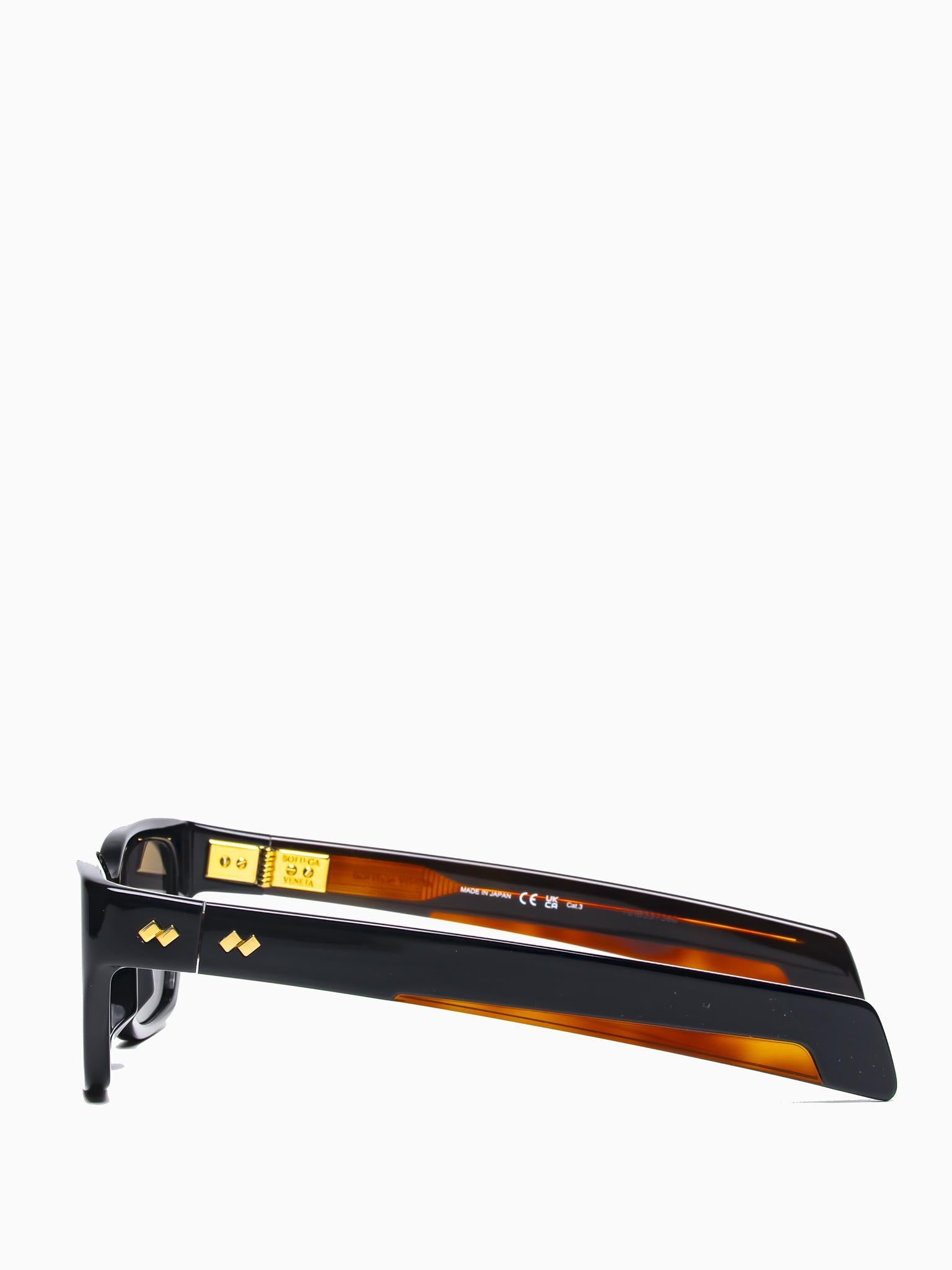 BV1393S 001 SQUARE SUNGLASSES