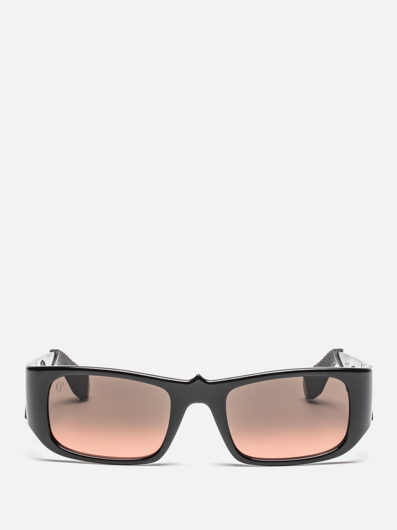 LOUBISHARK LB0017 01B