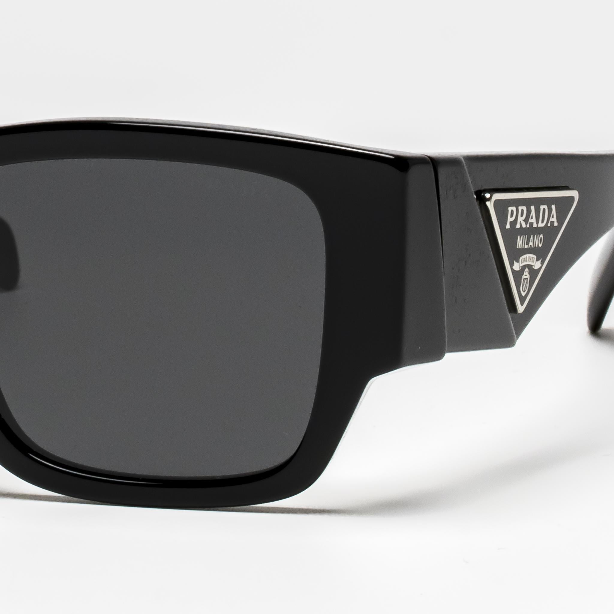 PRADA スクエアサングラス SPR10Z PRADA SPR10Z SQUARE SUNGLASSES – Hall of Frames Company