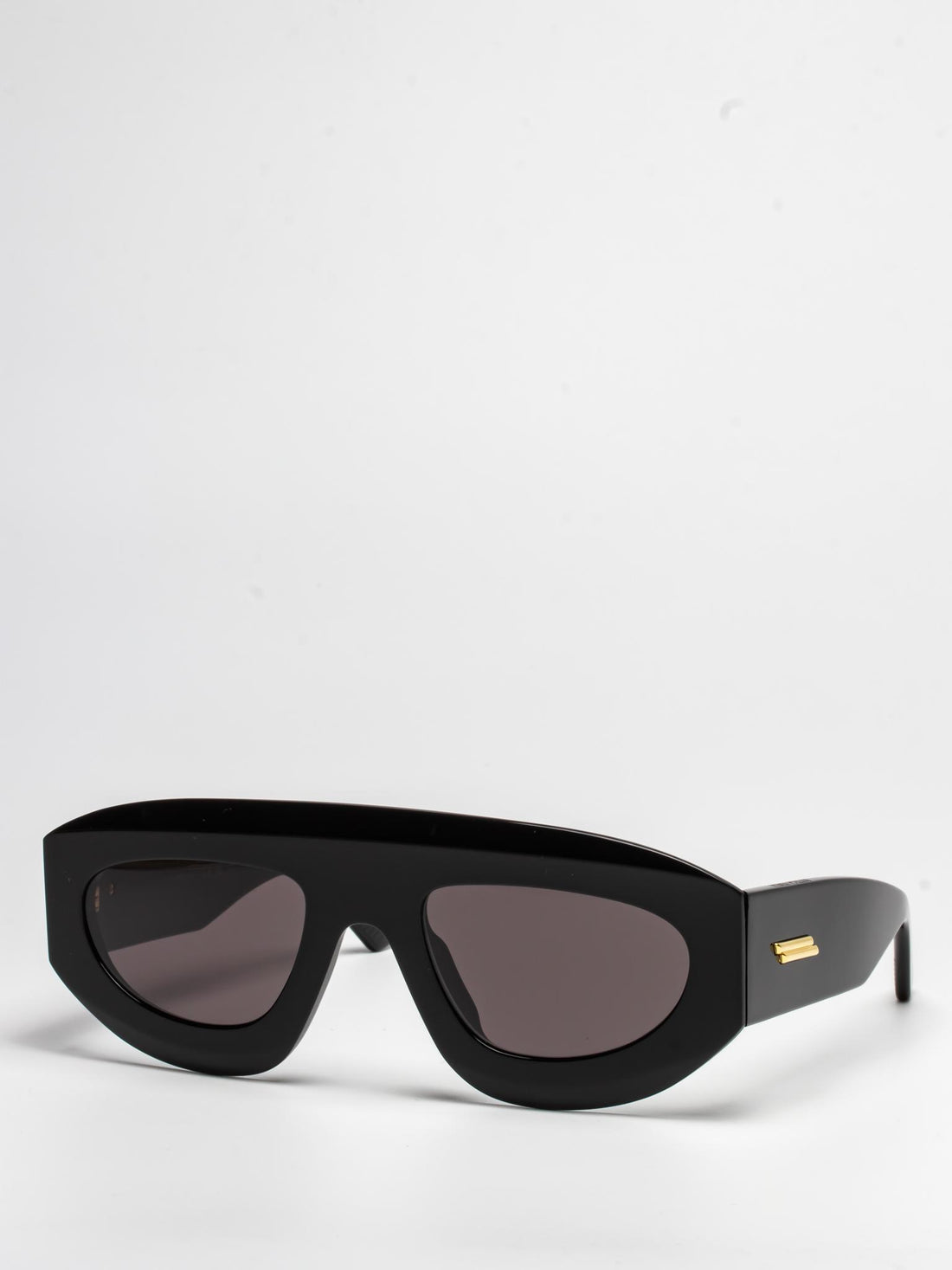 BOTTEGA VENETA | BV1358S 001 | BLACK | OVAL SUNGLASSES