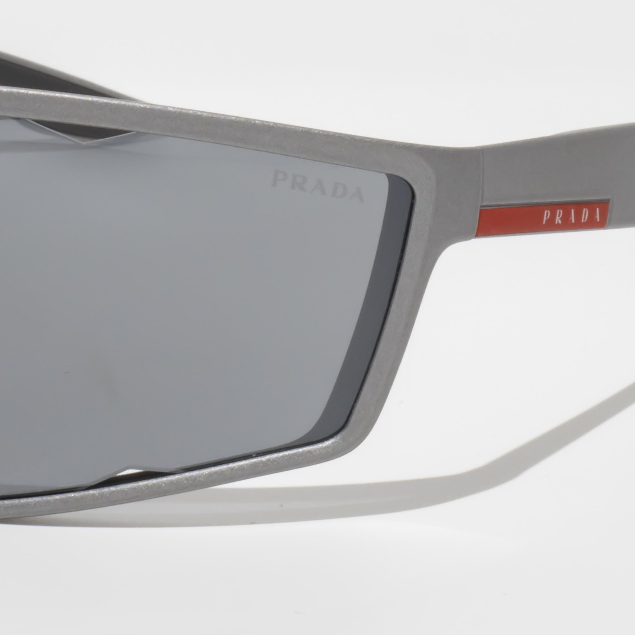 PRADA プラダ SPS01U UFK-5L0 マットグレー サングラス Prada Linea Rossa SPS01U SPS/01/U UFK-5S0 Grey Rubber Square