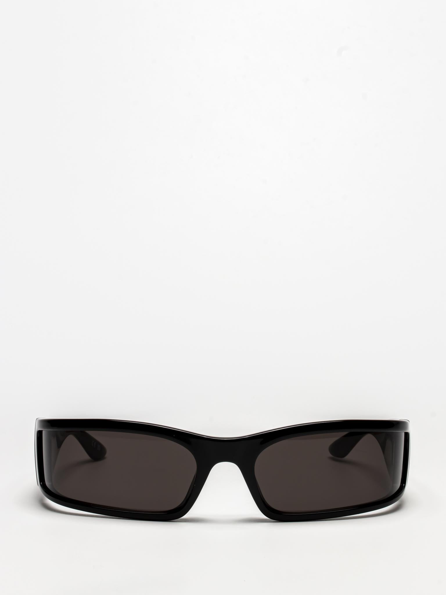 BB0458S 001 | BLACK | RECTANGULAR WRAP SUNGLASSES