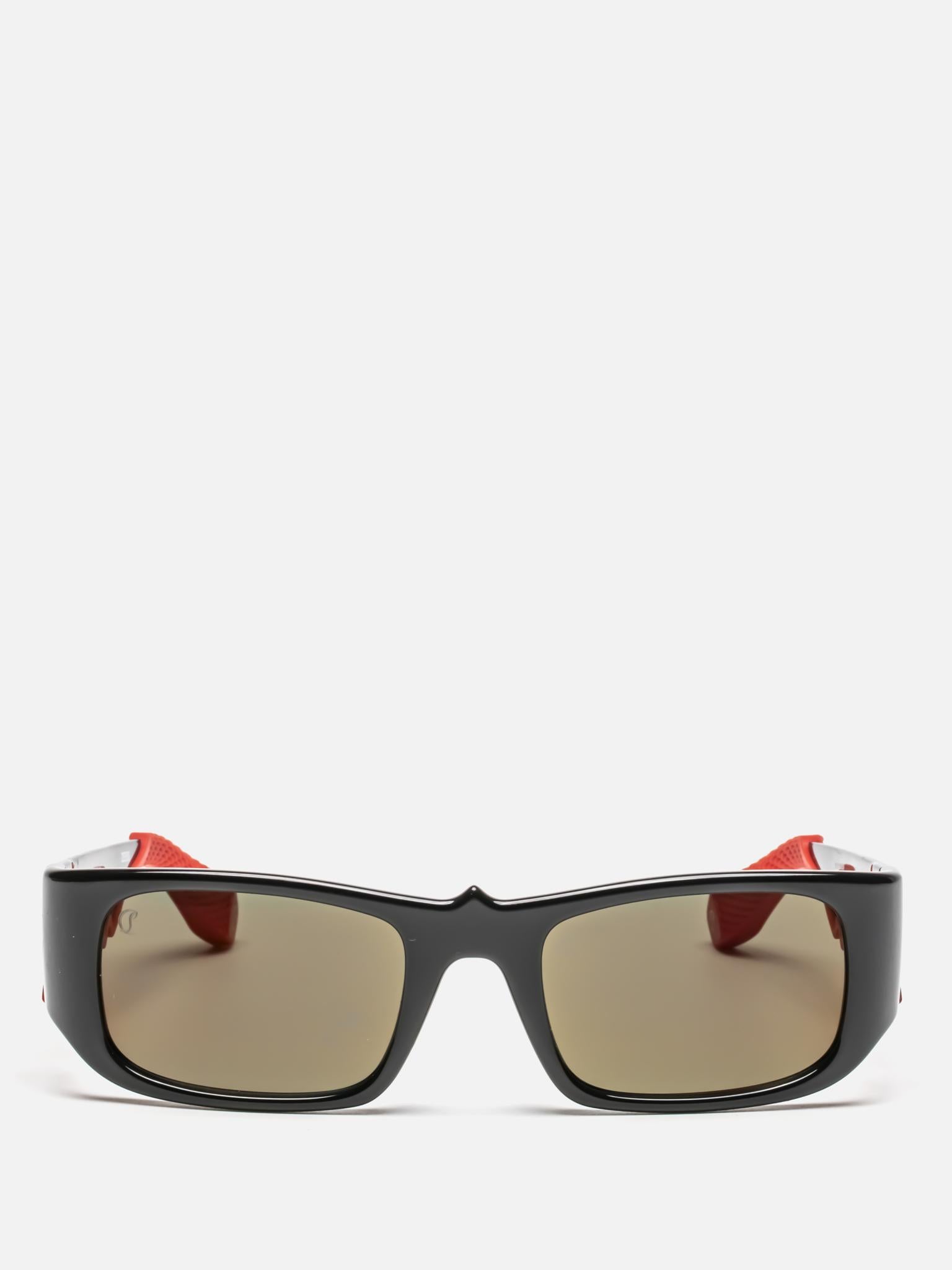 LOUBISHARK LB0017 01C