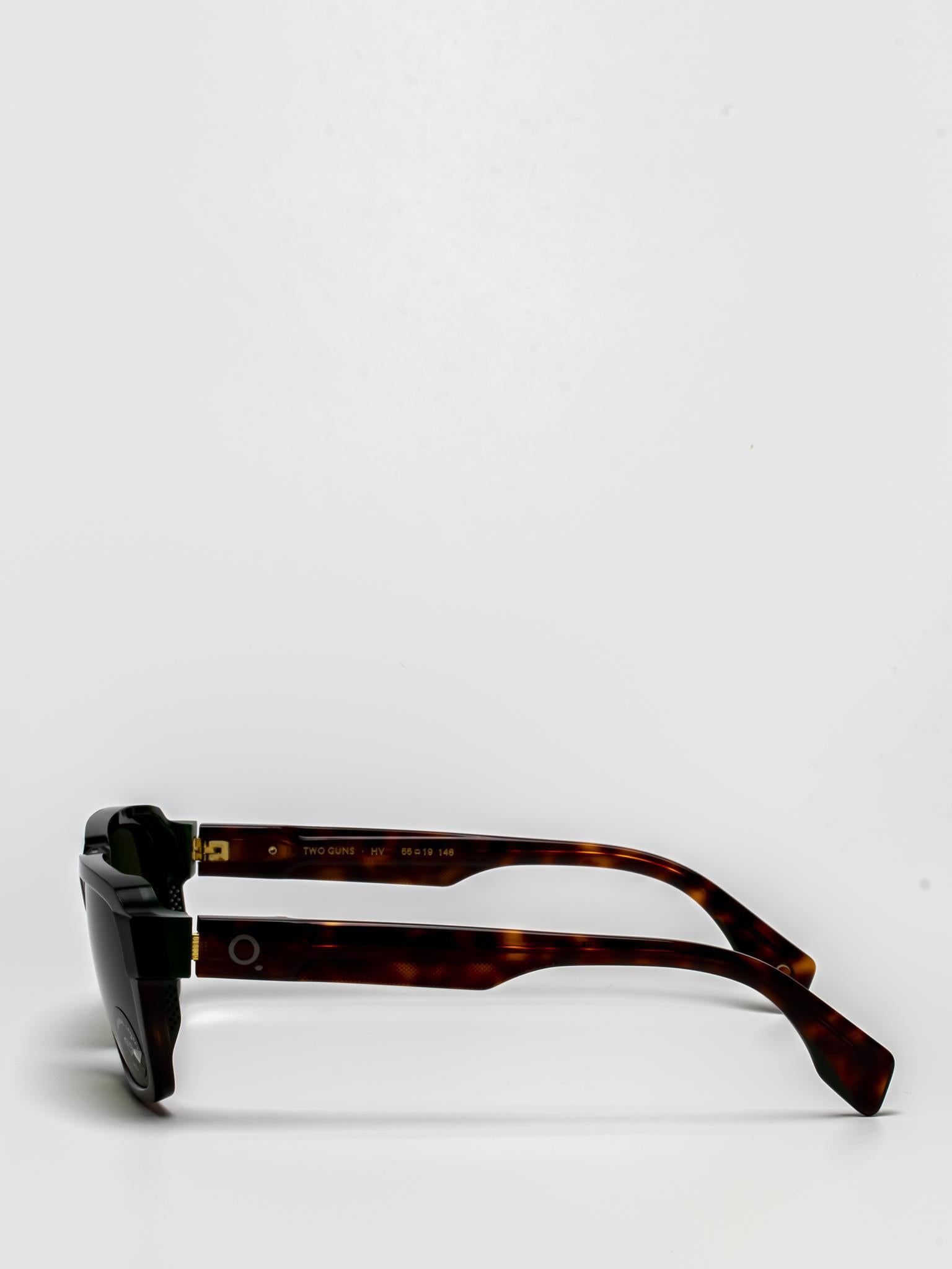 TWO GUNS HV | SQUARE SUNGLASSES