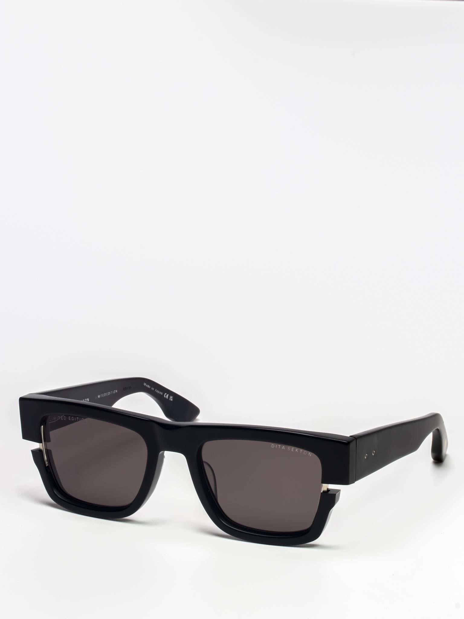 SEKTON MATTE BLACK / DARK GREY